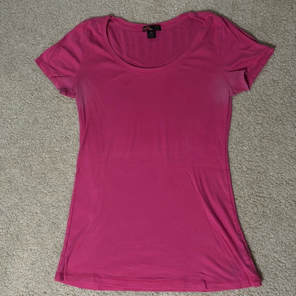 Forever 21 Women’s Scoop Neck T-Shirt, Great Condition! Size Large